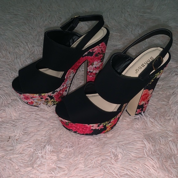 Platform Heels - Picture 4 of 7